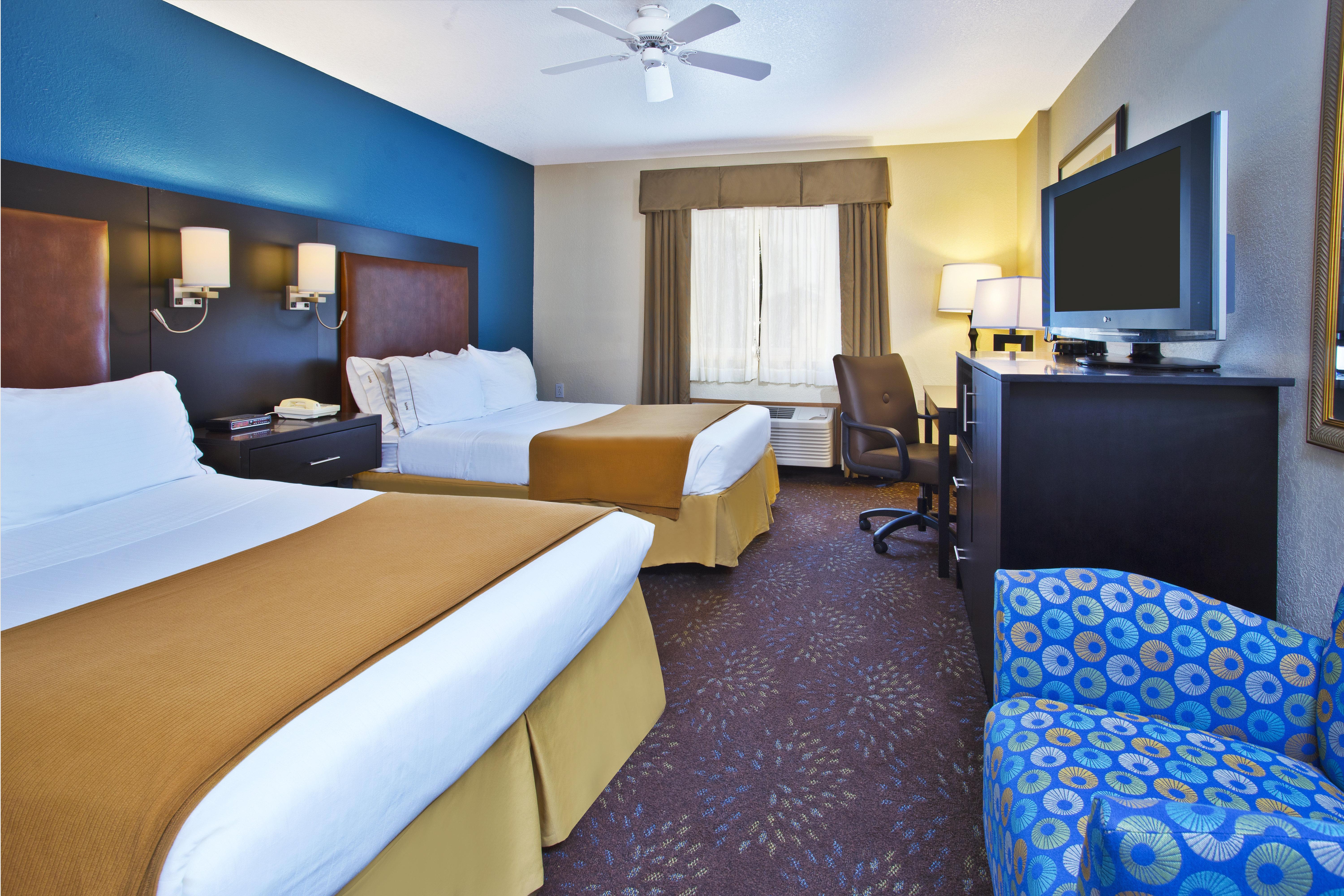 Holiday Inn Express Mackinaw City By Ihg Exterior photo