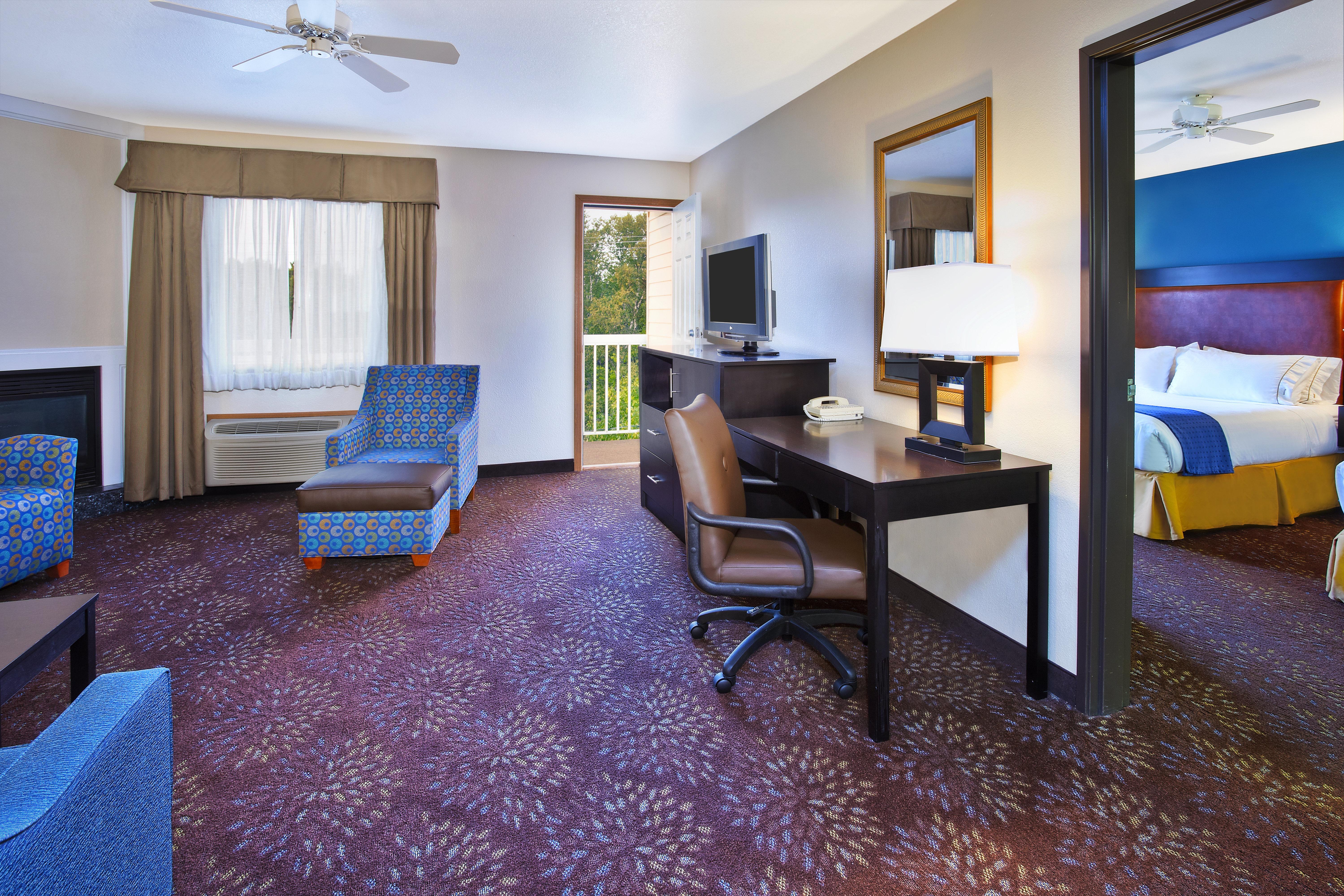Holiday Inn Express Mackinaw City By Ihg Exterior photo