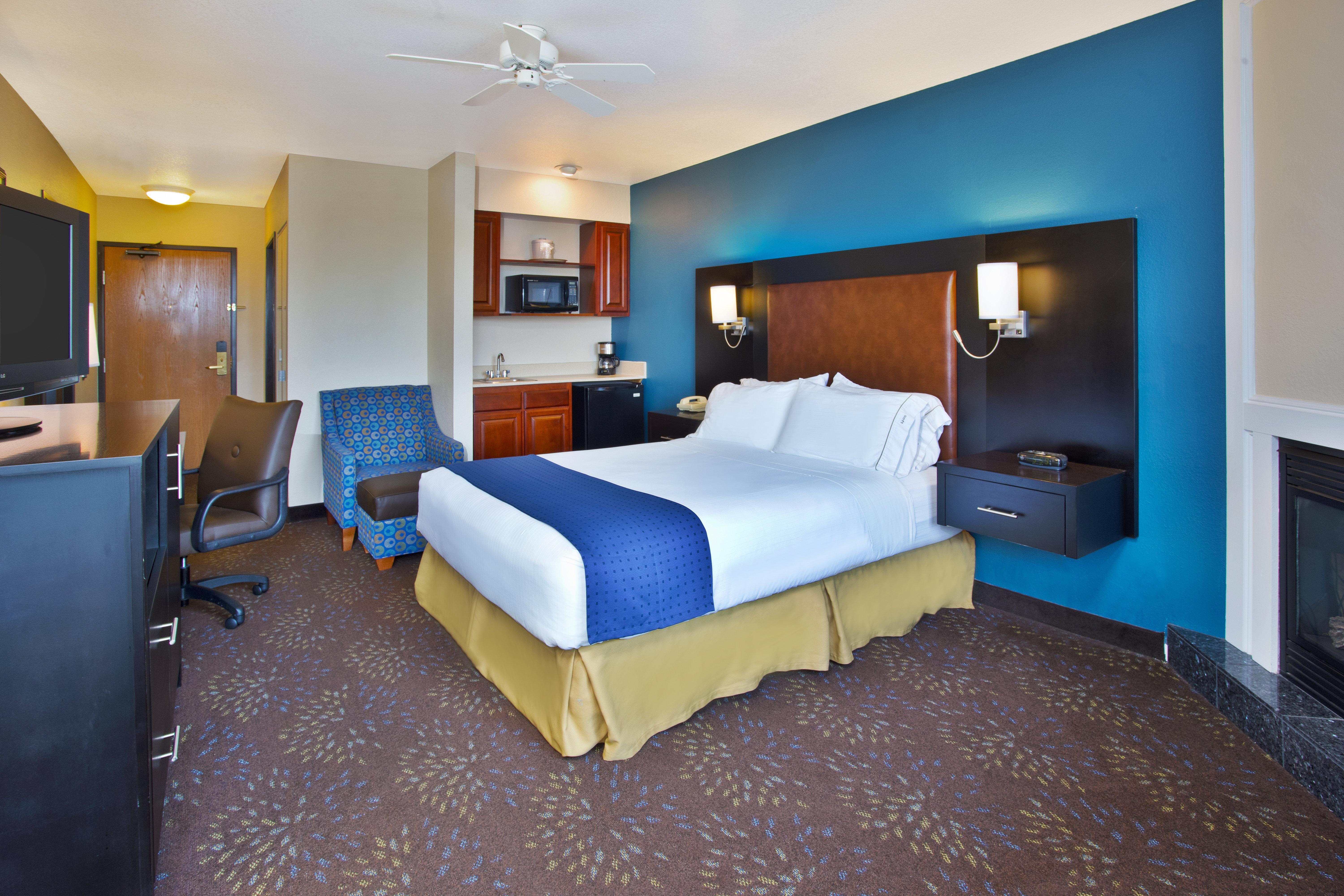 Holiday Inn Express Mackinaw City By Ihg Exterior photo