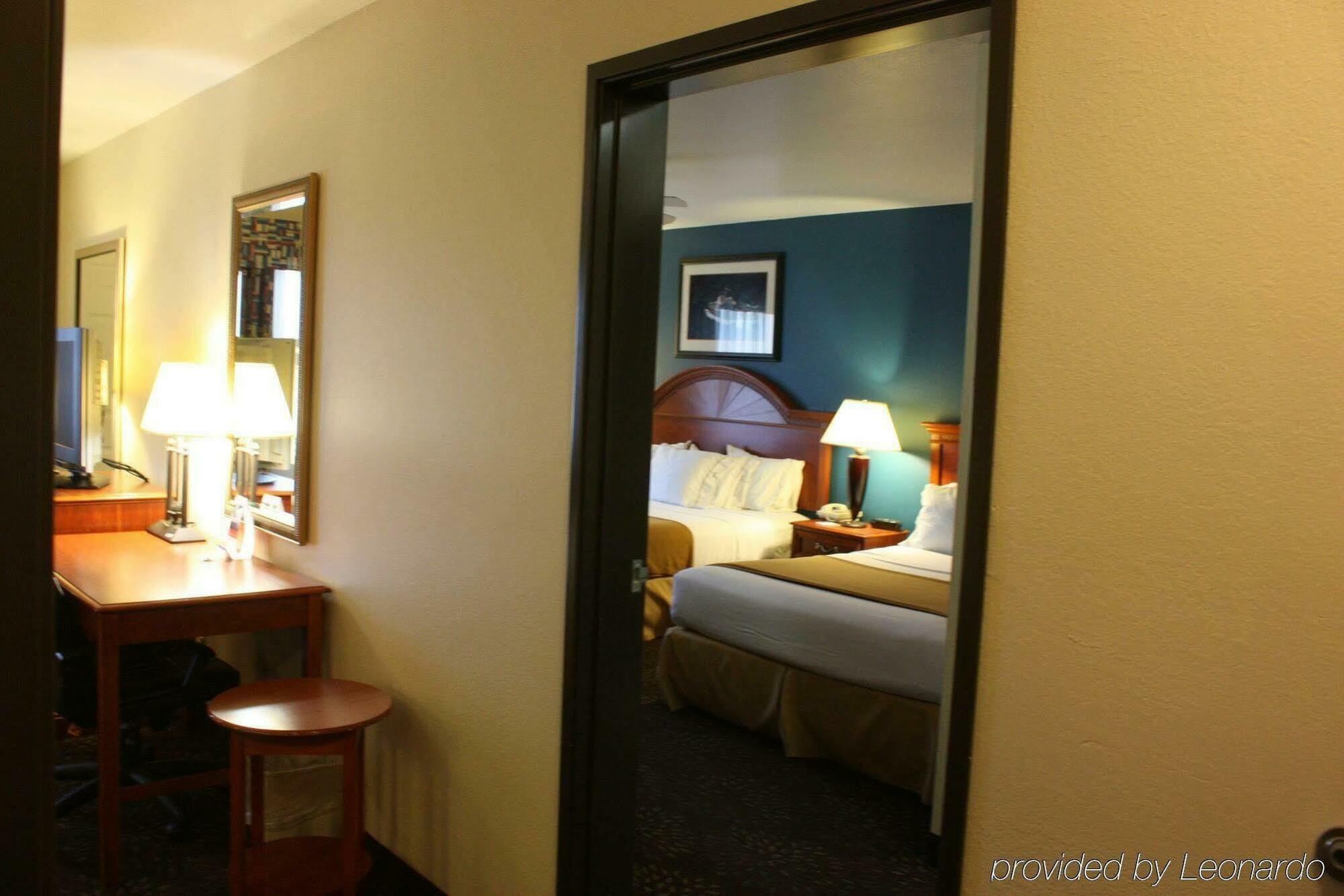 Holiday Inn Express Mackinaw City By Ihg Exterior photo