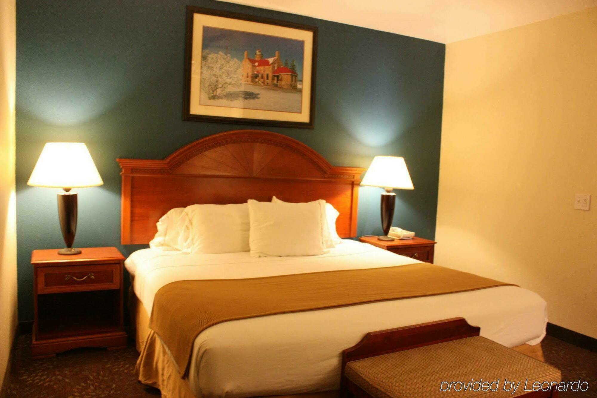 Holiday Inn Express Mackinaw City By Ihg Exterior photo